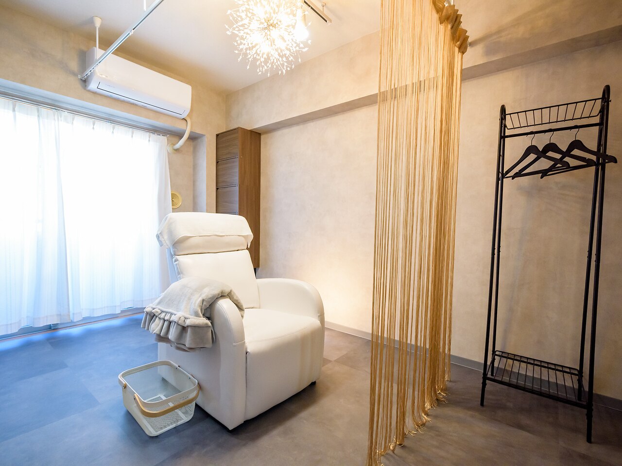 KATE stage LASH 川越の店内写真。川越駅周辺のまつ毛パーマ・眉毛サロン求人